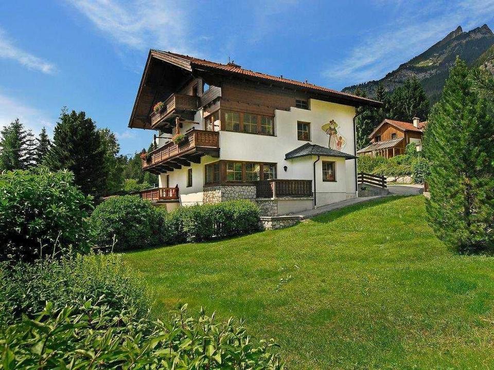 Landhaus Rofan - Hausansicht Sommer