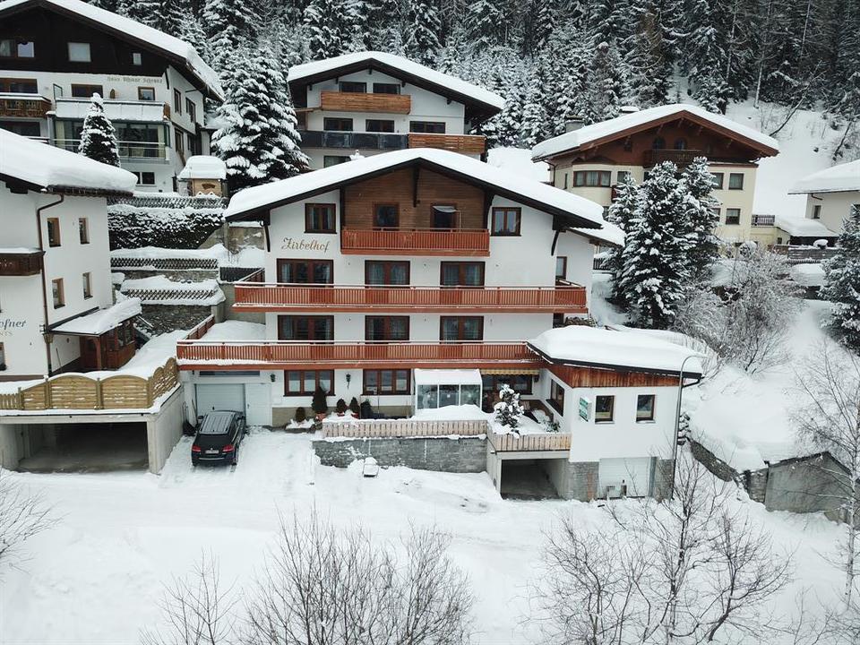 Winterbild_Zirbelhof