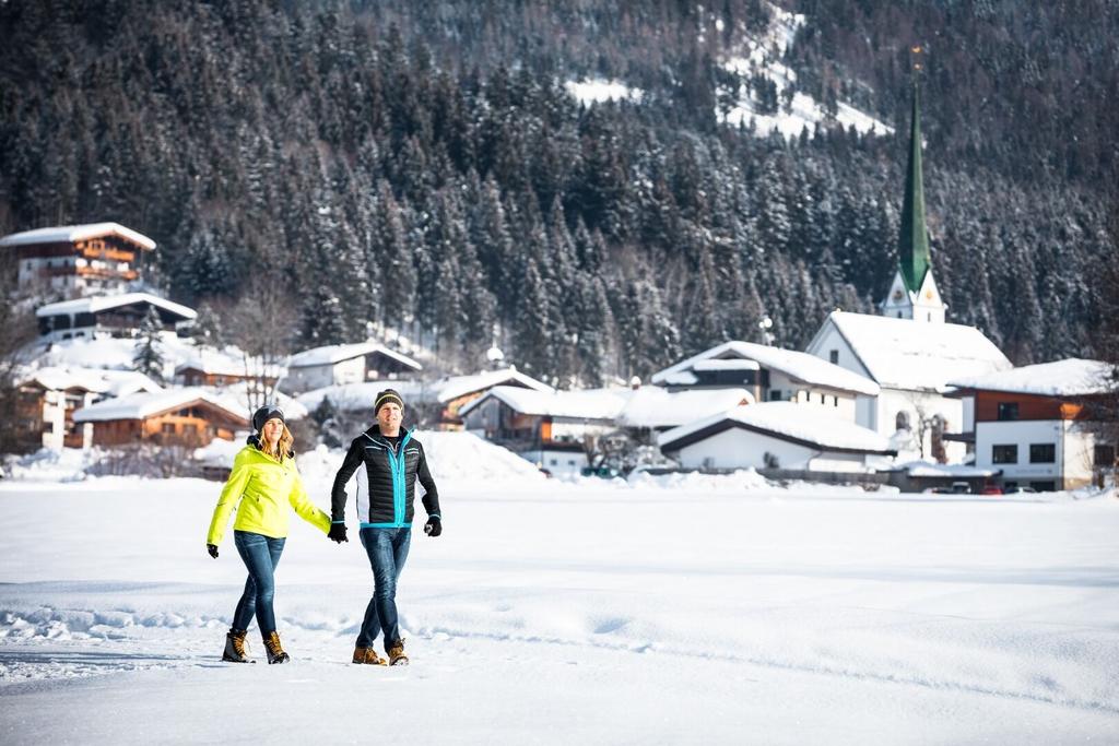 Scheffau_Winterwandern_Dorf_Wilder Kaiser
