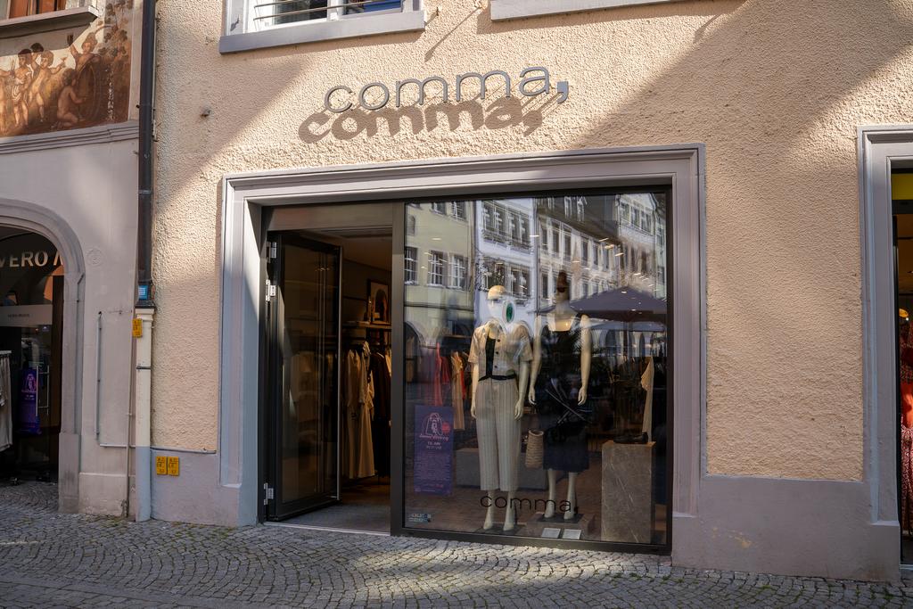 Comma Store.jpg