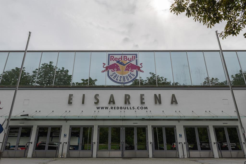 Eisarena Eingang
