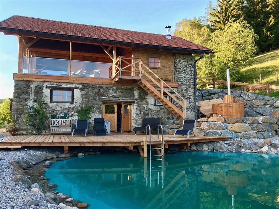 Schwimmteich, Saunahaus und HotTube Koglerhof