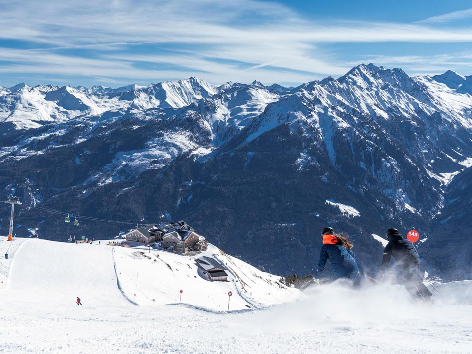 Skifahren mit Traumaussicht