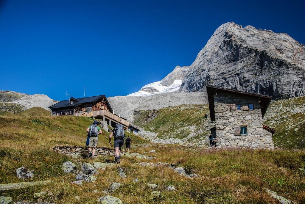 Hütten-Wandern.jpg