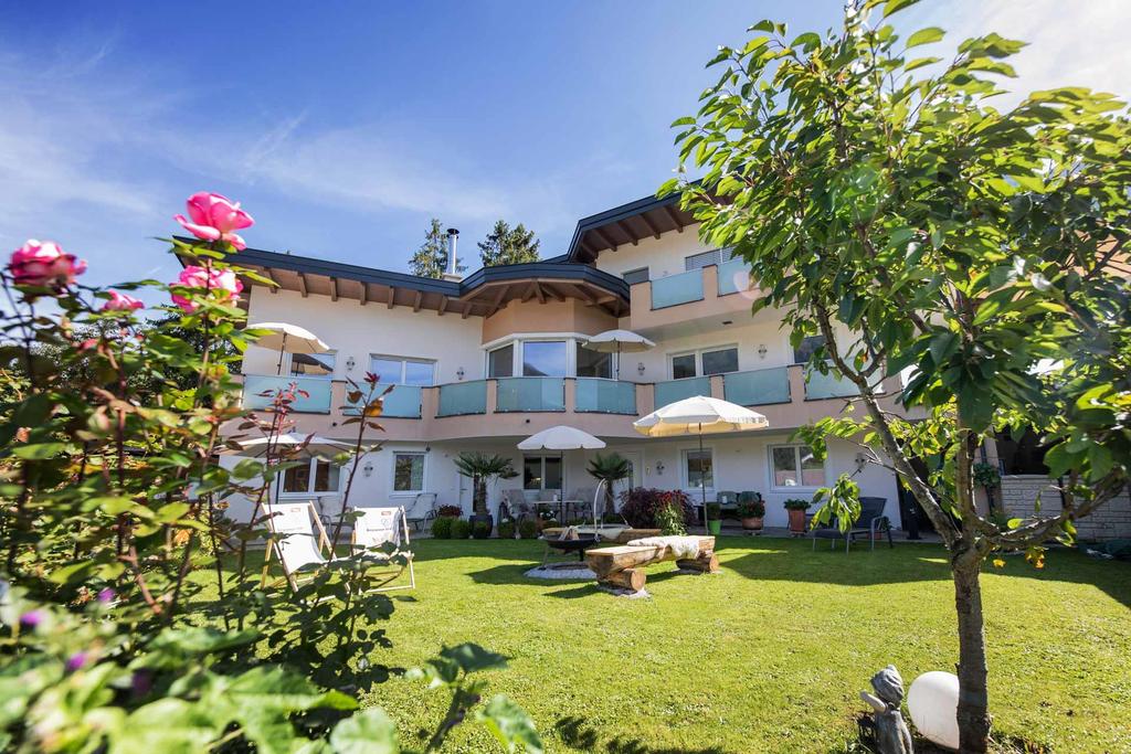 Hitchcock Apartment Stubai Garten