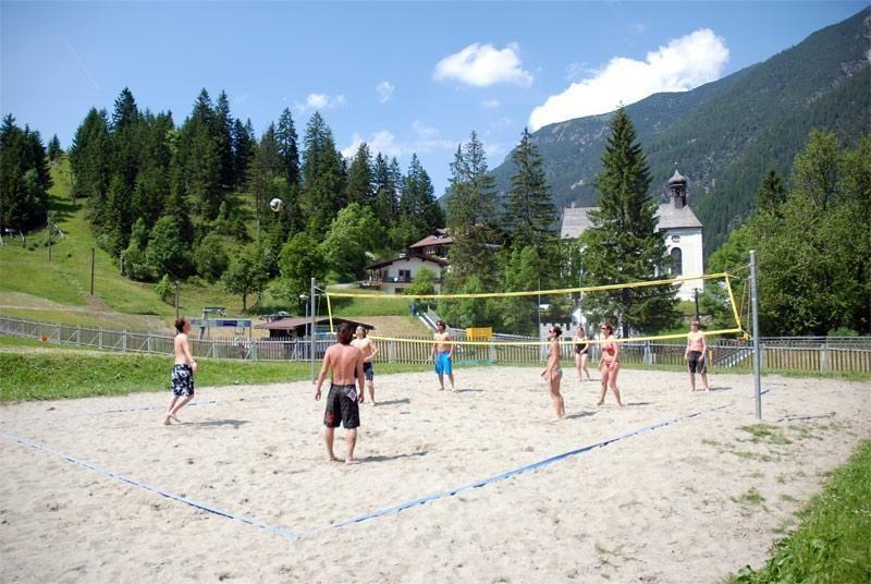 Beach Volleyball am Badesee in Bichlbach