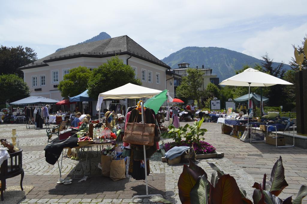 Flohmarkt am Dorfplatz