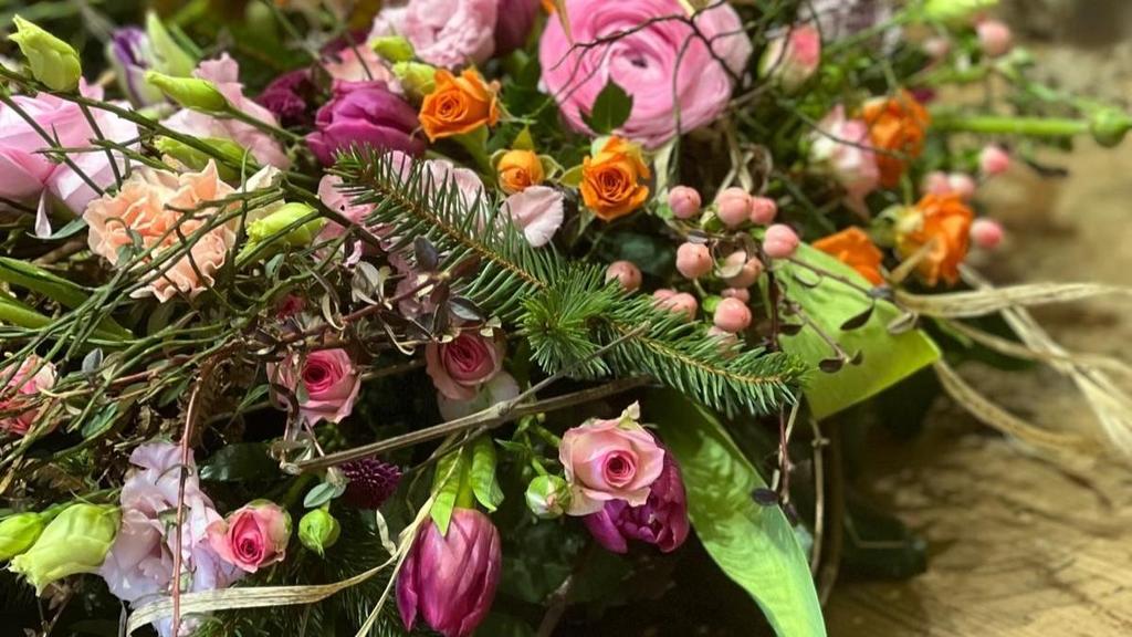 Gesteck Blumenwerk Helga in Puch