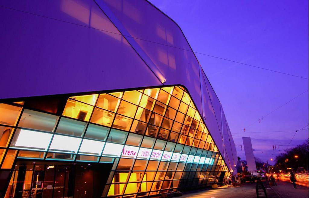 Shopping Arena Nachtansicht