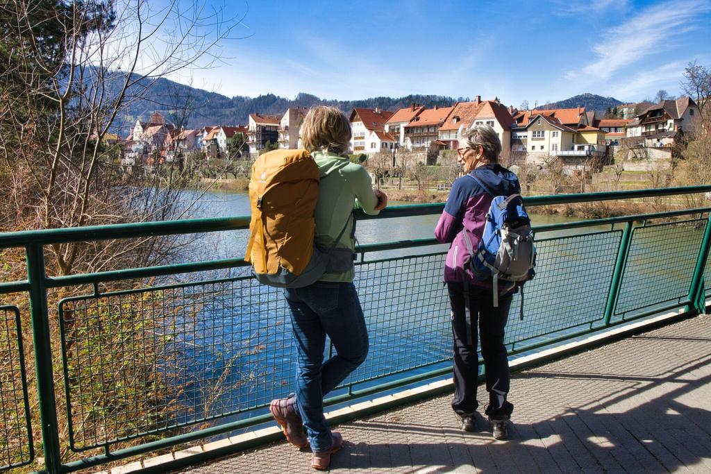 Über die Murbrücke wandern wir zurück zum Hauptplatz