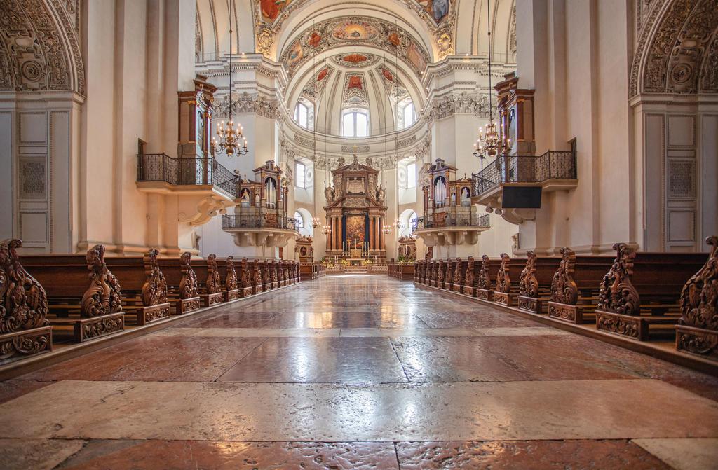 Innenansicht Dom zu Salzburg