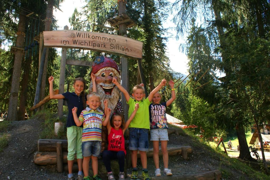 klettergeruest-waldwichtelweg-wichtelpark-familie-