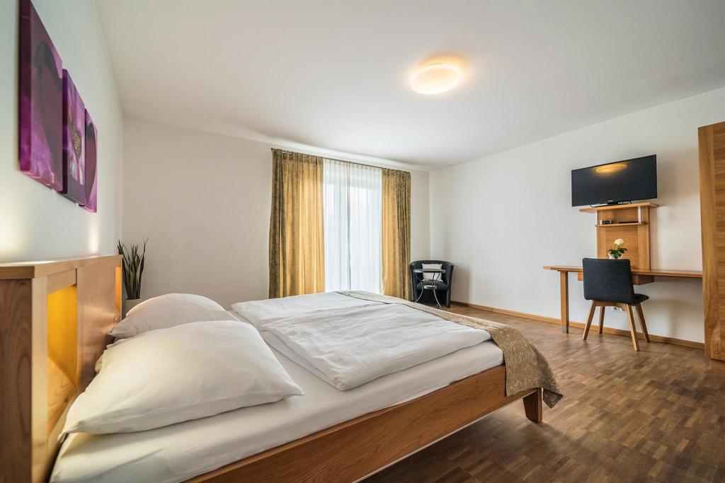 Doppelzimmer 02