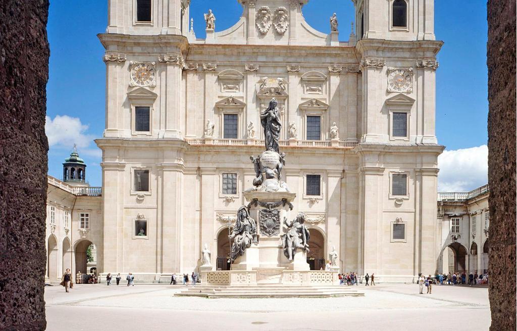 Salzburger Dom & Marienstatue