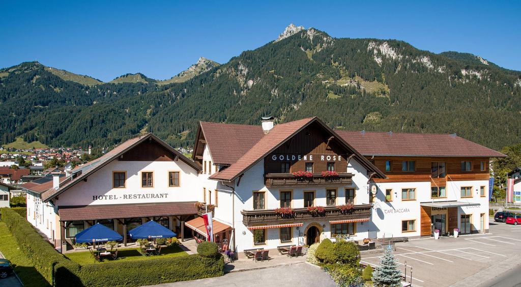 Hotelansicht Sommer