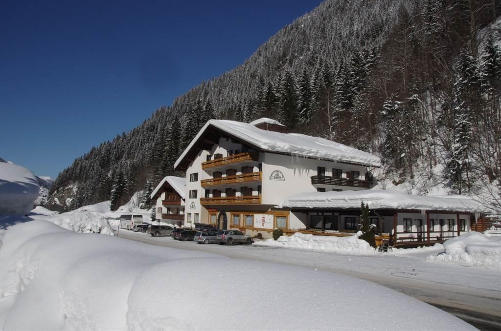 Hausansicht Winter