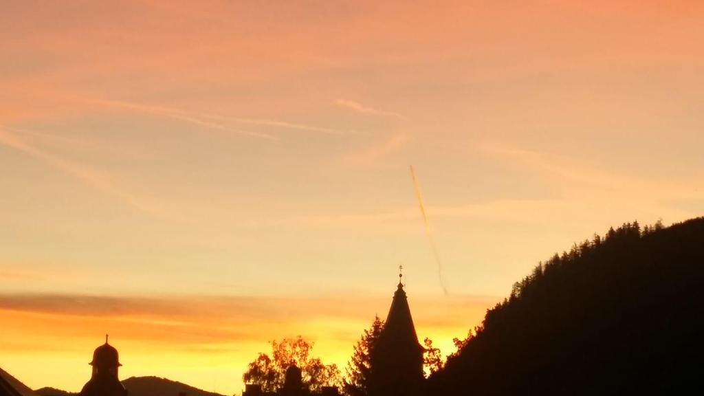 Komfort-PrivatzimmerSpandl-Abendrot-Murtal