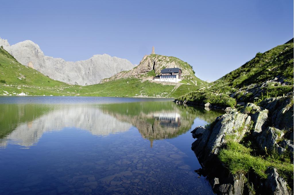 Wolayer See mit Wolayerseehütte