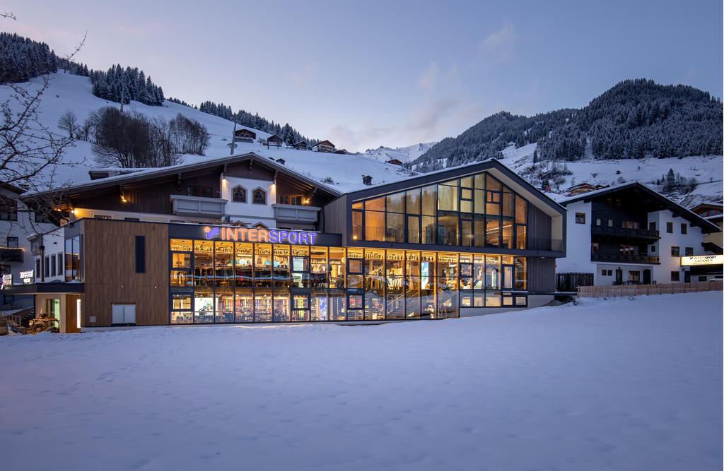 Winterbild Lackner Hauptgeschäft
