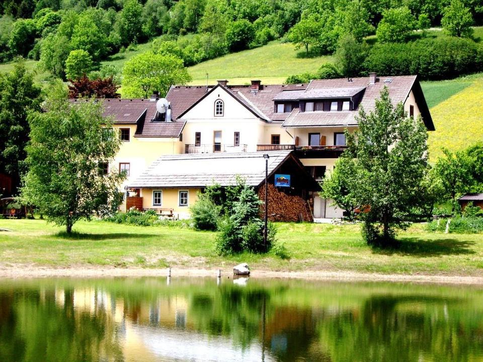 Gfrererstadl mit Freizeitteich