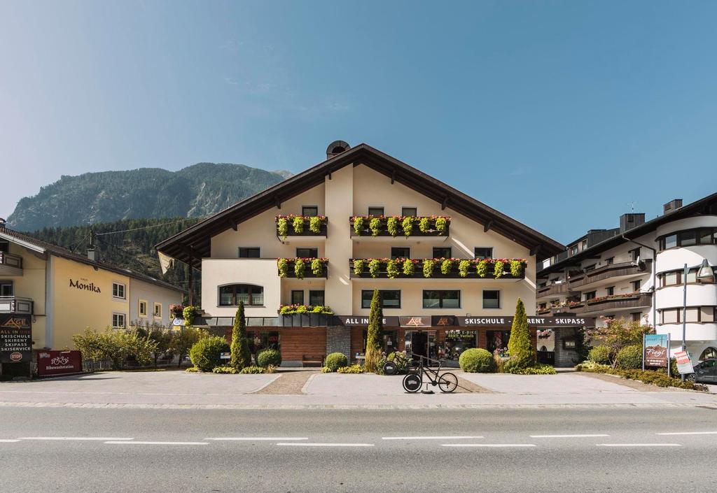 Hausansciht Blumen groß