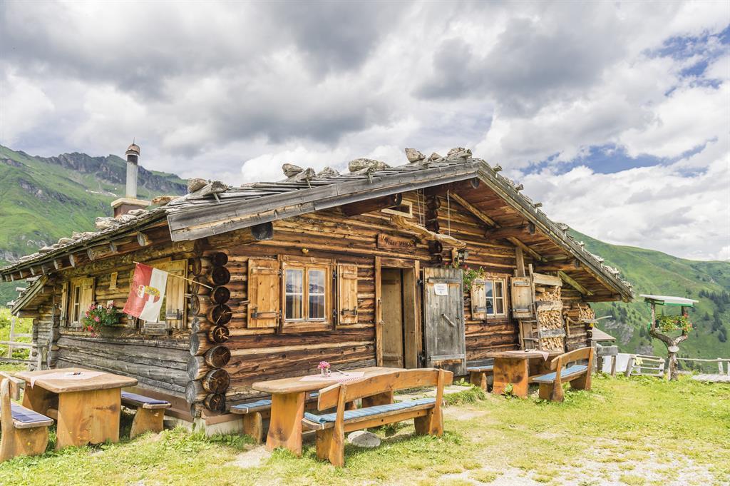 Hütte