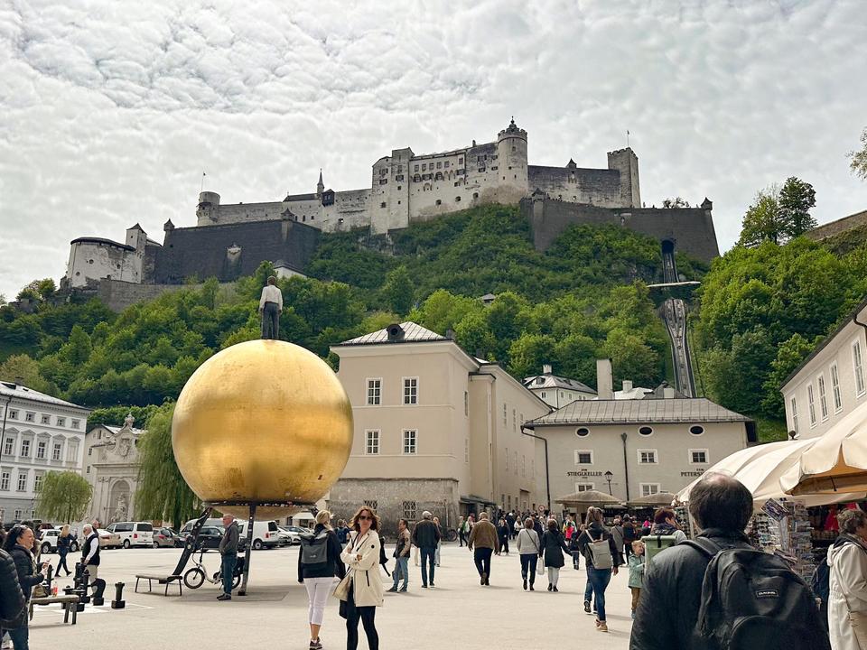 Kapitelplatz mit Blick auf die Festung