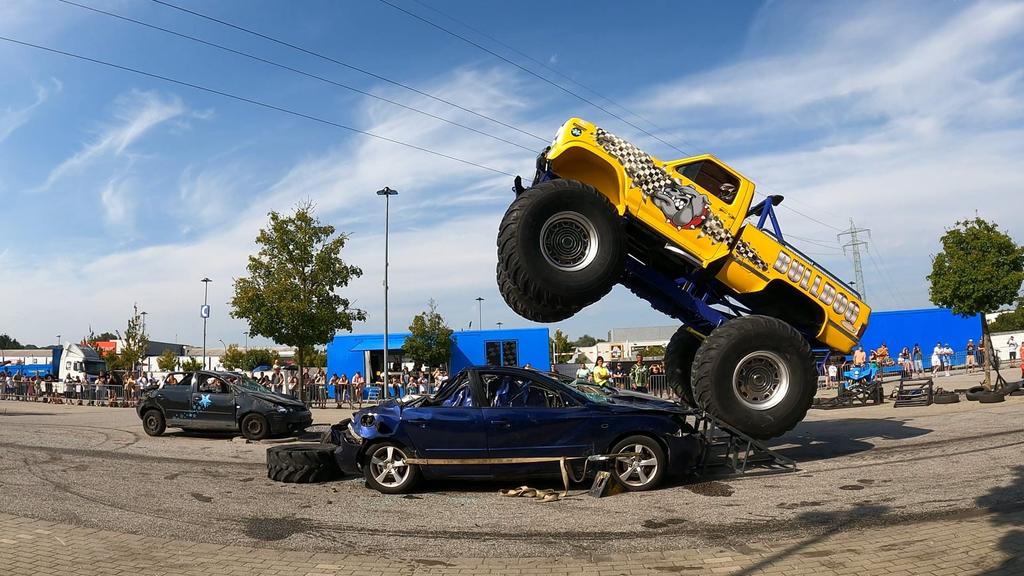 01. Chaos Xtreme Show