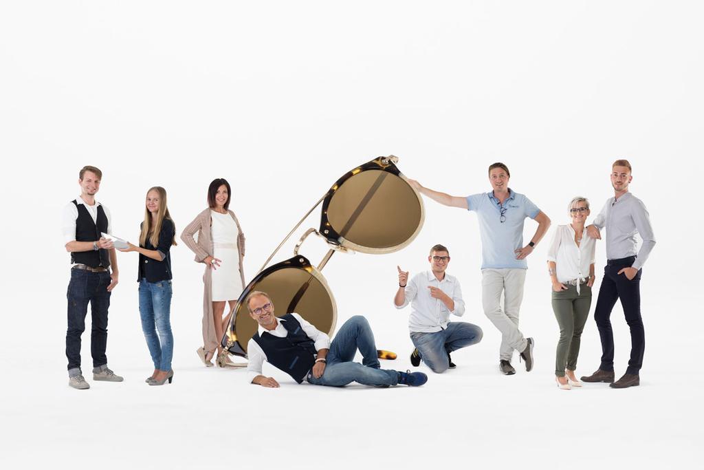 20200629_Optik-Kroboth_Teamfoto_1200x800