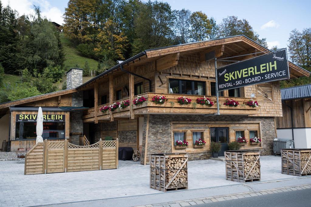 Sportstadl außen Sommer