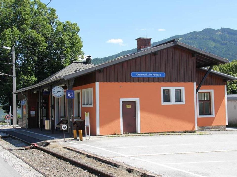 bahnhof-altenmarkt-haltestelle