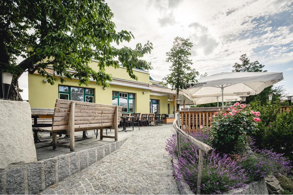 unser Gastgarten