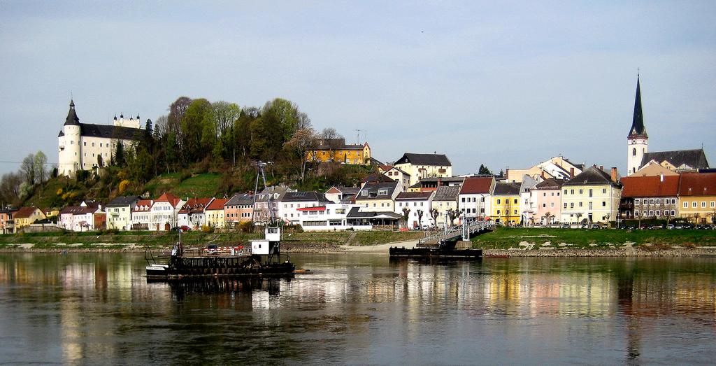 Otteensheim Panorama mit Schloss