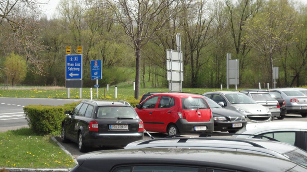 Autobahnparkplatz Seewalchen