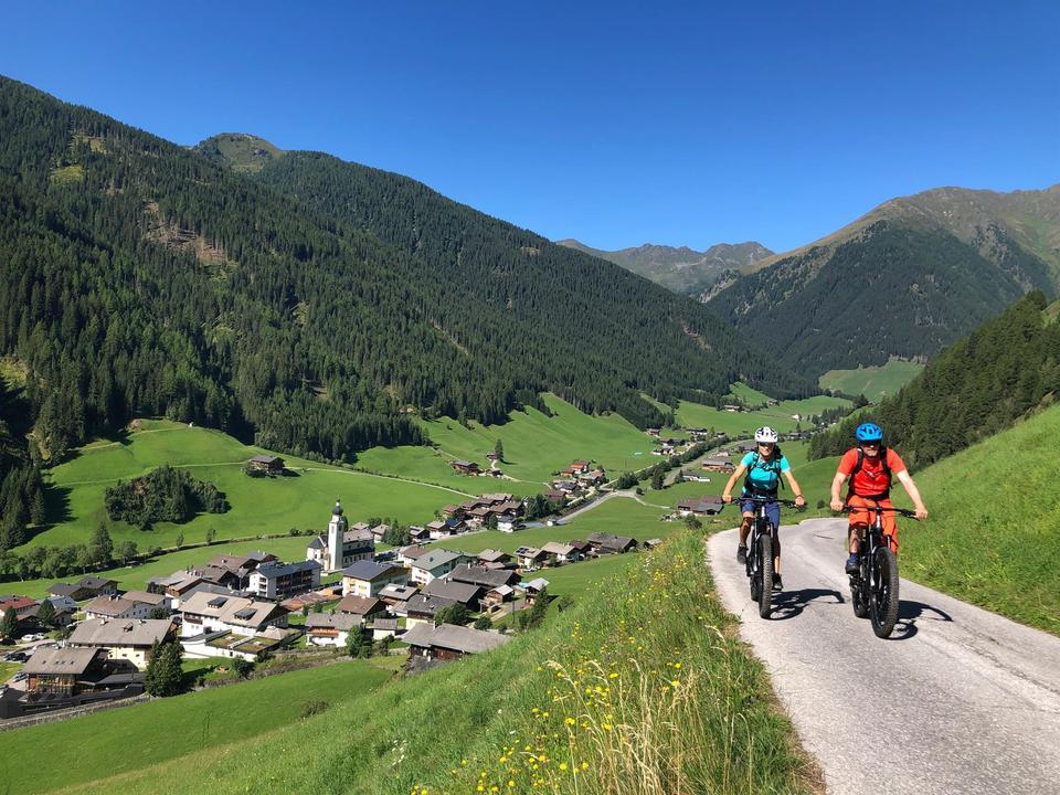 e-bike-c-tvb-osttirol-christof-schett-freizeitproduktionen.com-projekt-v.jpg
