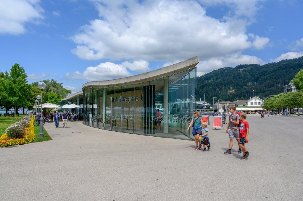 Hafen Bregenz, Gebäude "Die Welle" mit Ticketbüro der Vorarlberg Lines