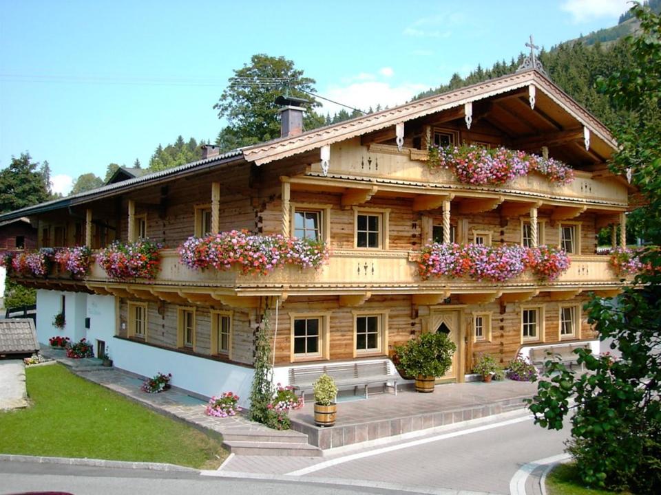 Hausansicht-Sommer