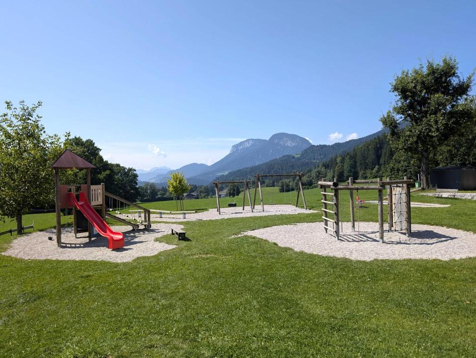 Scheffau_Spielplatz_Volksschule_Kindergarten