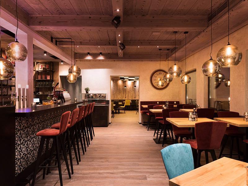 Bottega No. 13 Bar & Restaurant