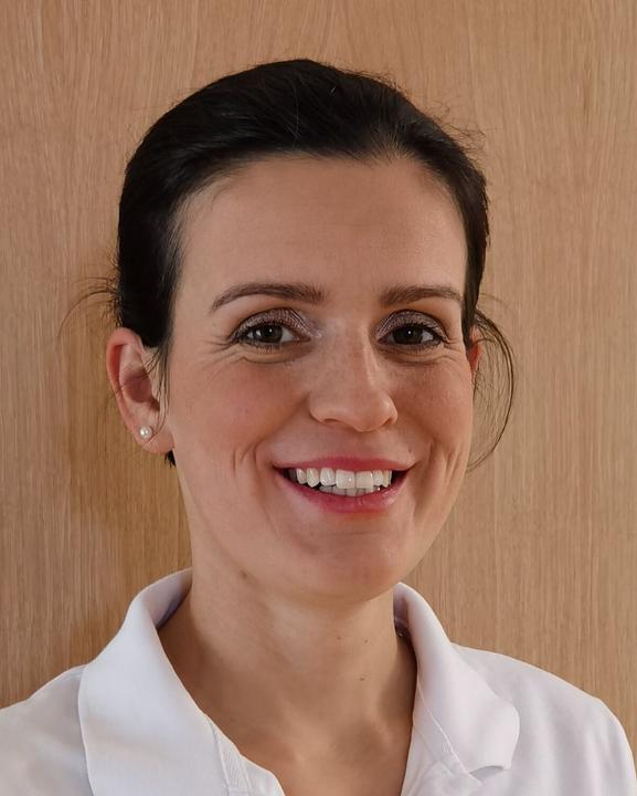 Dr. Janka Bako