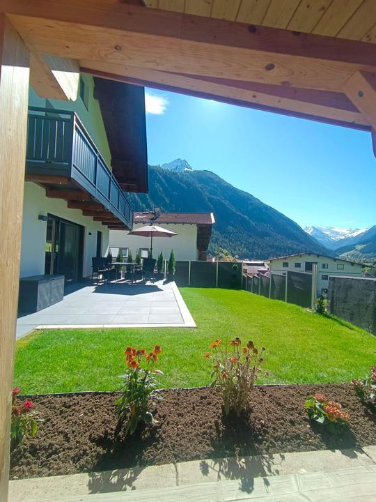 Terrasse mit Garten