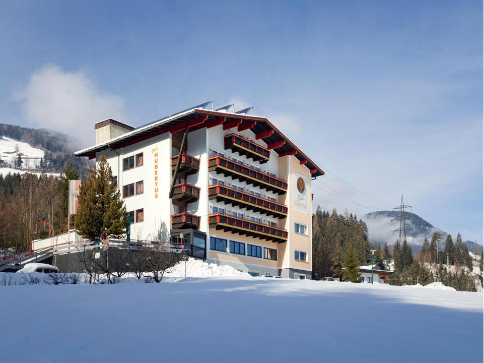 Hotel_Hubertus_Hochfuegenstrasse_135_Fuegen_02_202
