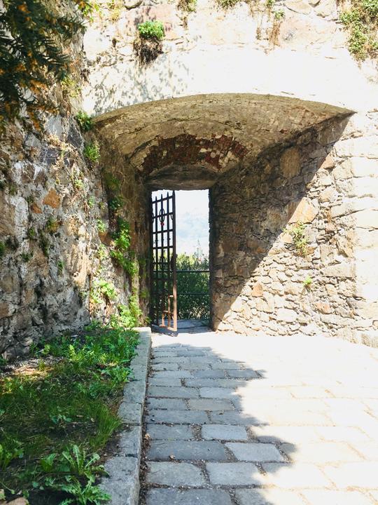 c-visitlinz_hinterh-fe_schloss_fs