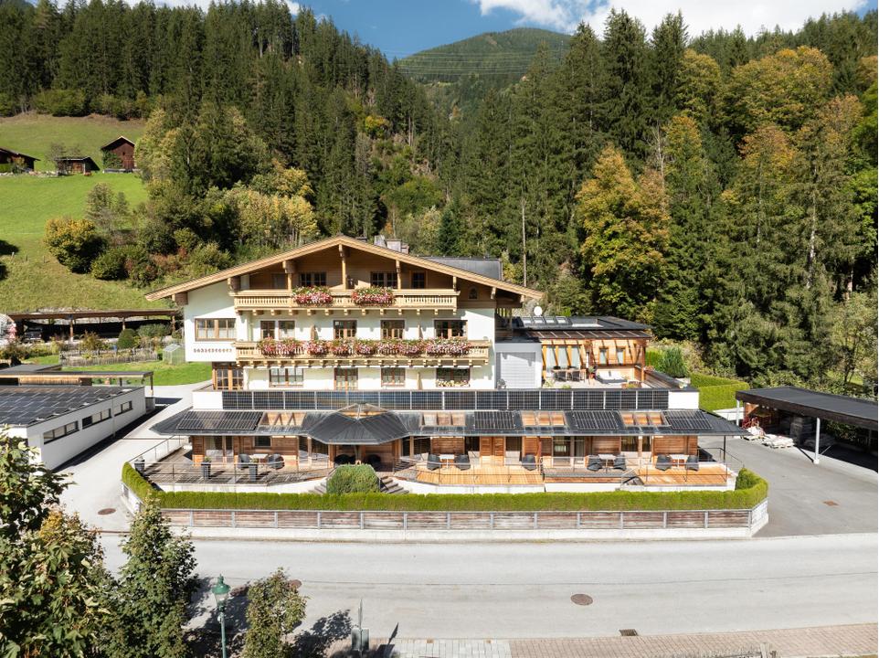 Haus_von vorne_Drohne