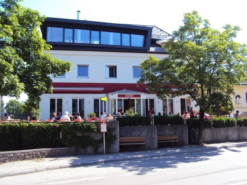 Cafe Moser