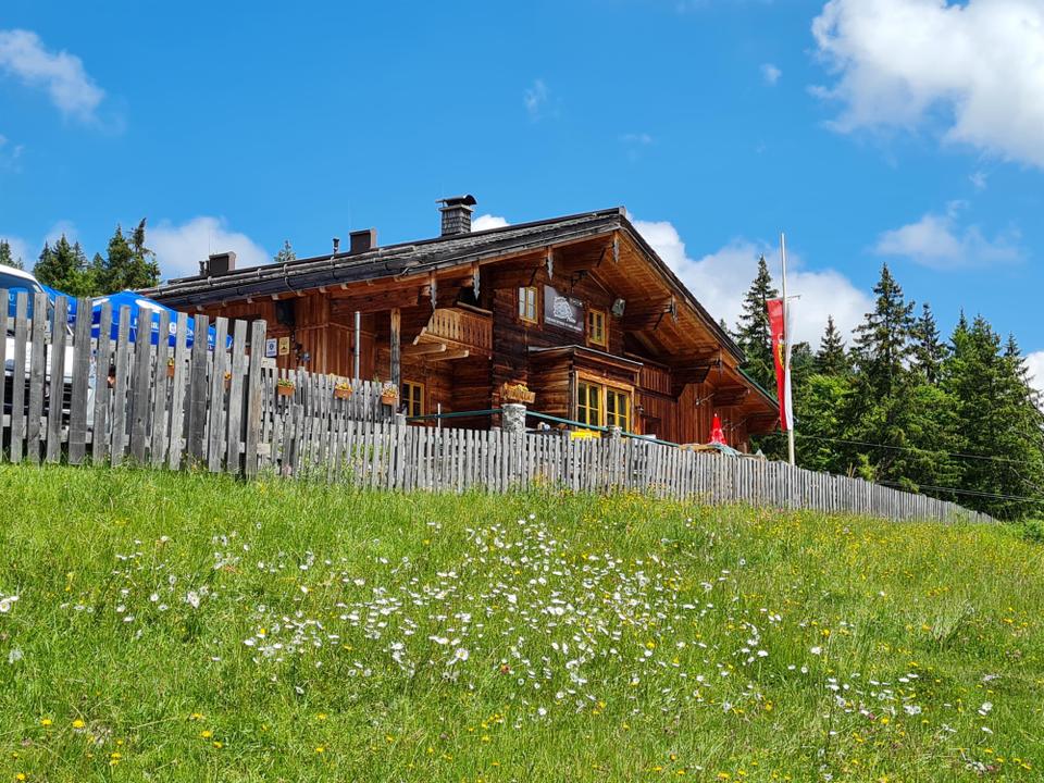 Hütte