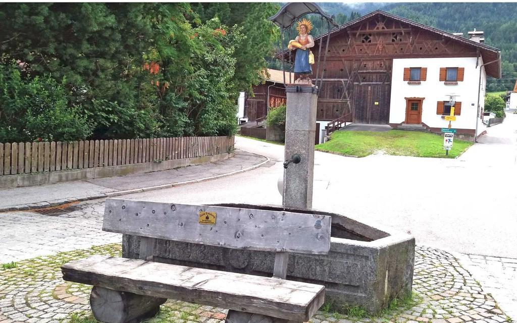 Notburgabrunnen-1.jpg