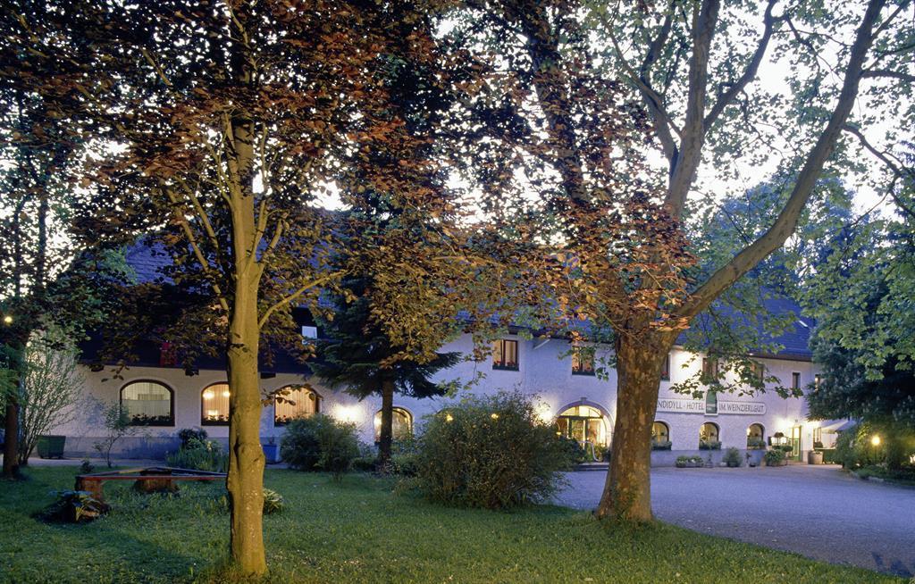 Hausansicht Grünes Türl