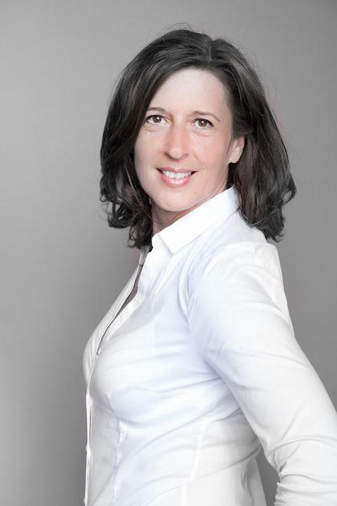 Dr. Claudia Pitzler