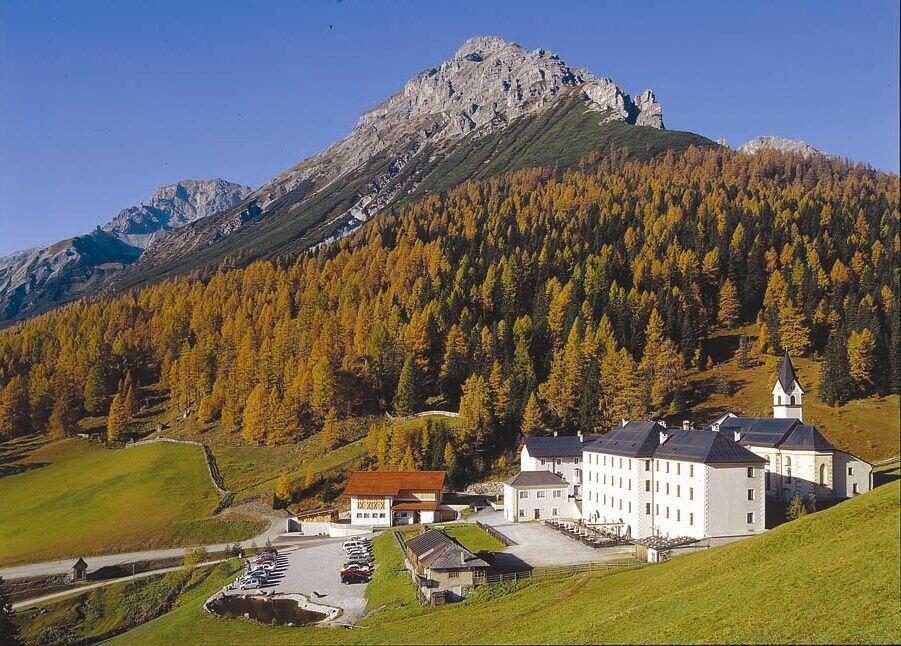 Maria Waldrast im Herbst